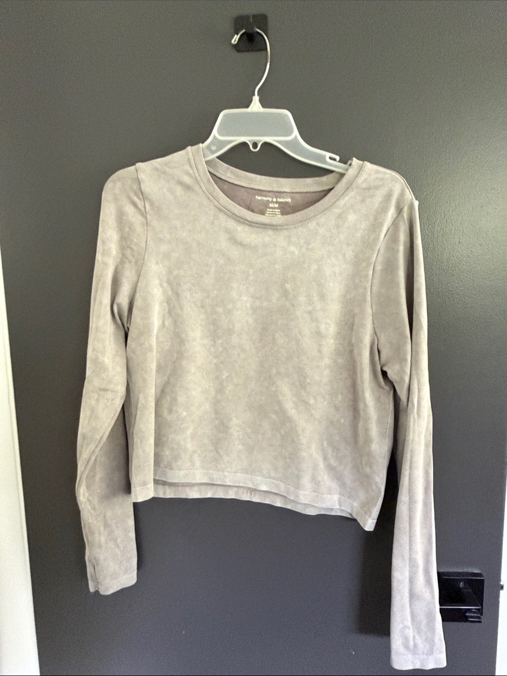 Harmony Balance Women's Long-Sleeve Crewneck Tee — Greenish gray